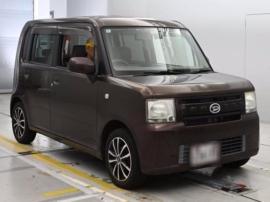 DAIHATSU MOVE CONTE