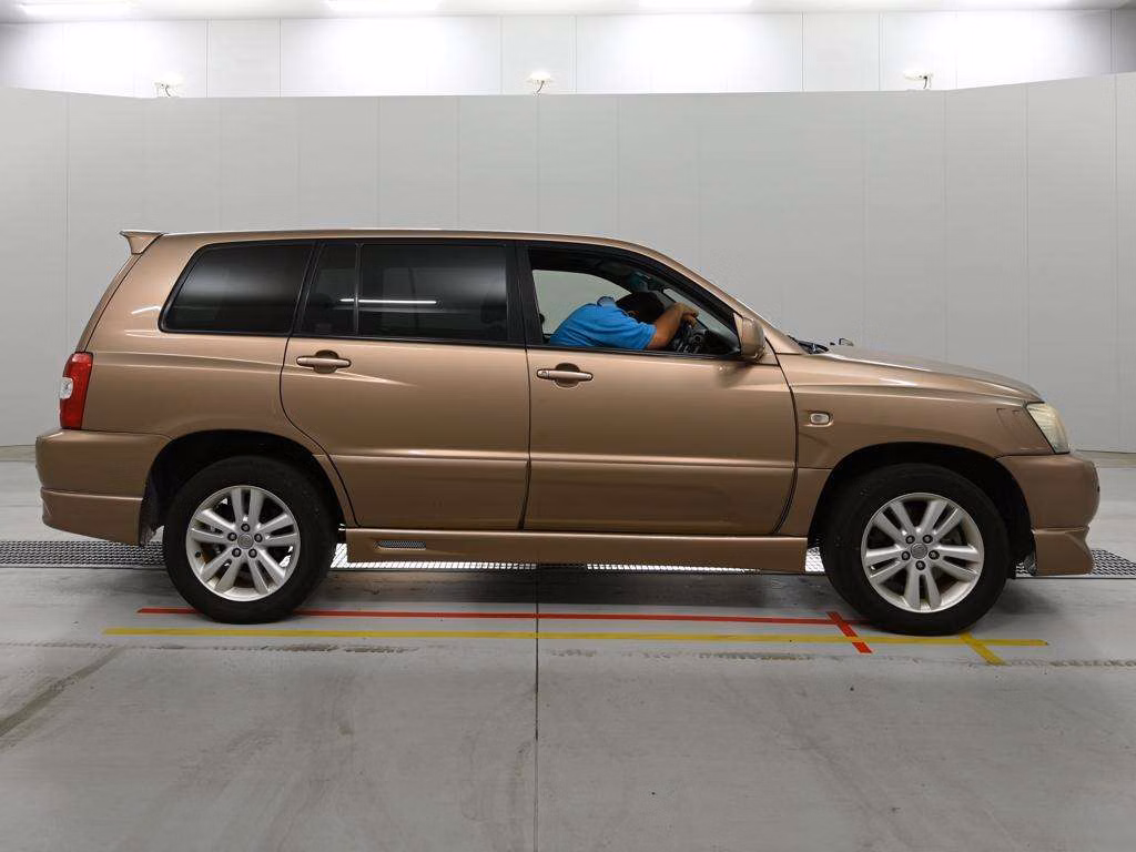 TOYOTA KLUGER V