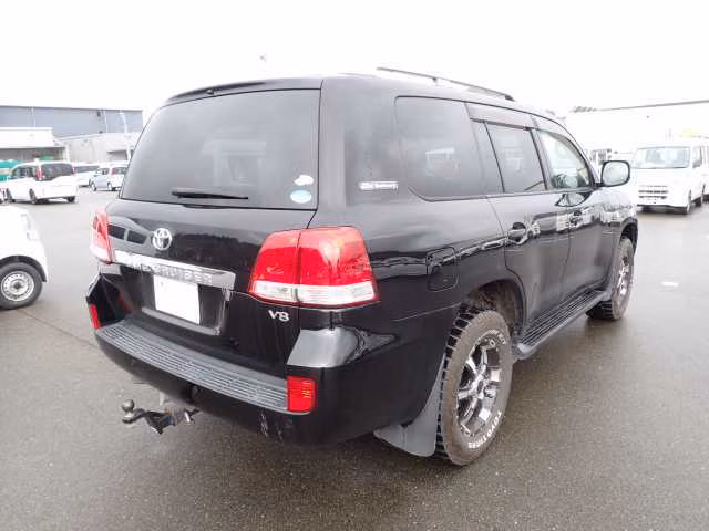 TOYOTA LAND CRUISER