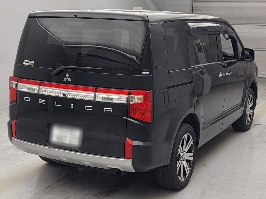 MITSUBISHI DELICA D:5