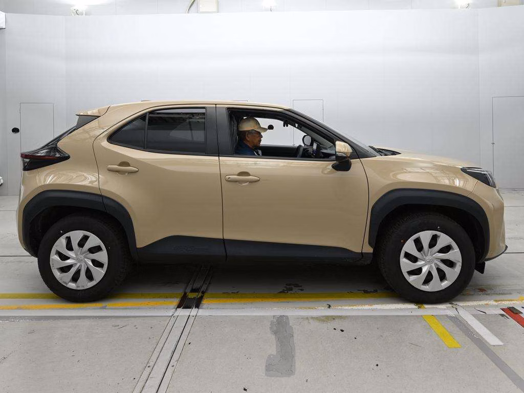 TOYOTA YARIS CROSS