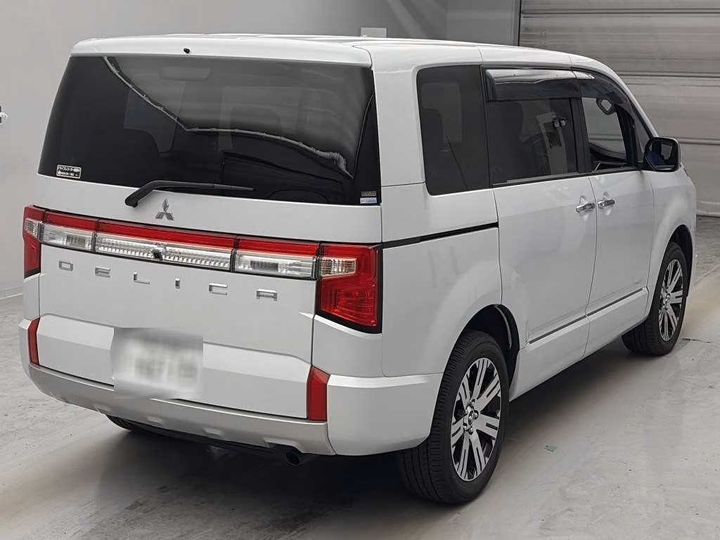 MITSUBISHI DELICA D:5