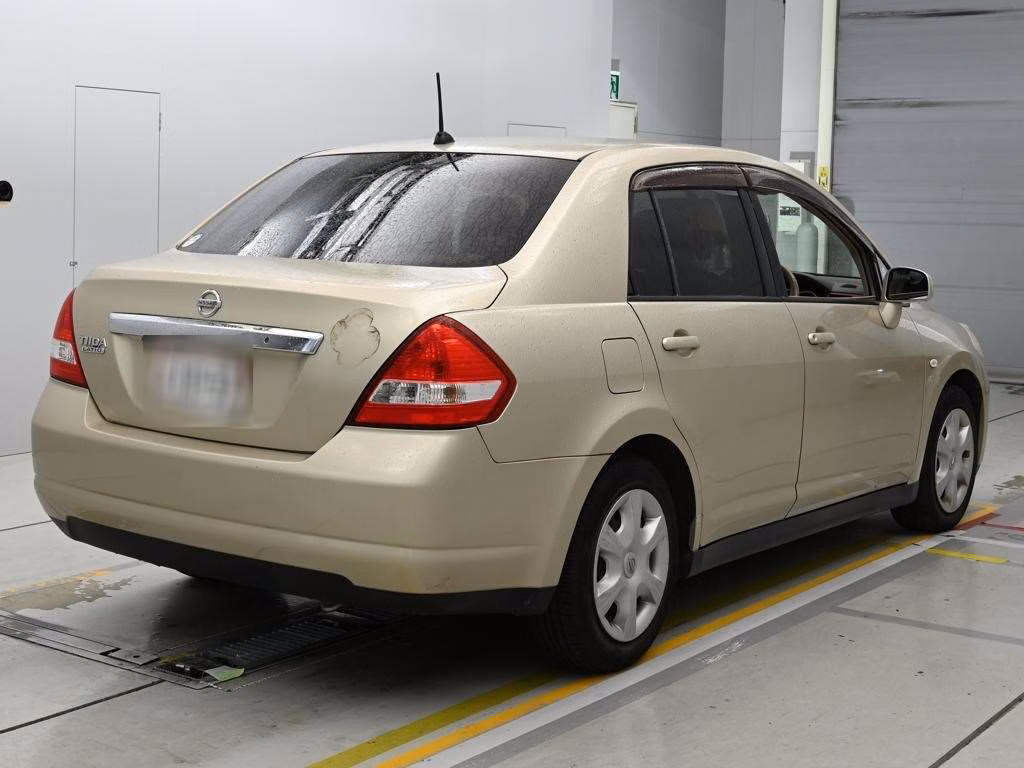 NISSAN TIIDA LATIO