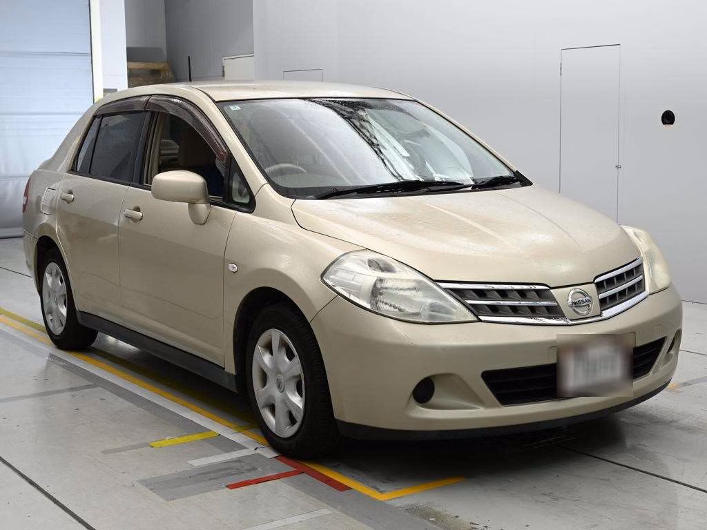 NISSAN TIIDA LATIO