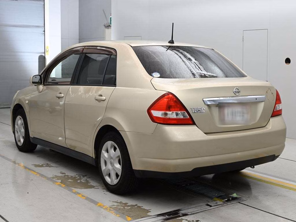 NISSAN TIIDA LATIO