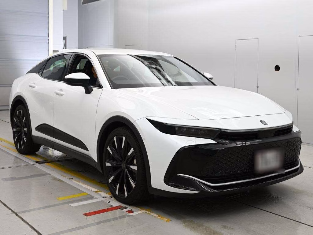 TOYOTA CROWN