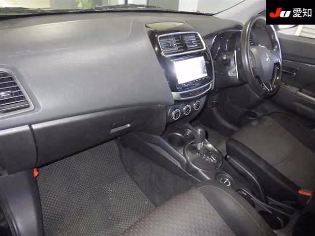 MITSUBISHI RVR