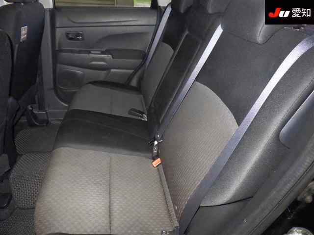 MITSUBISHI RVR