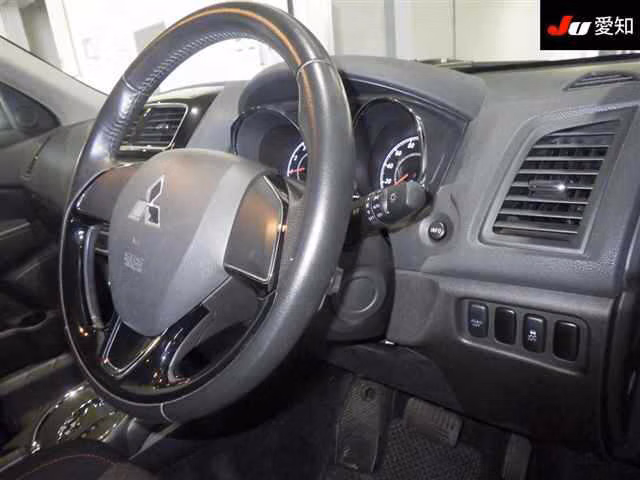 MITSUBISHI RVR