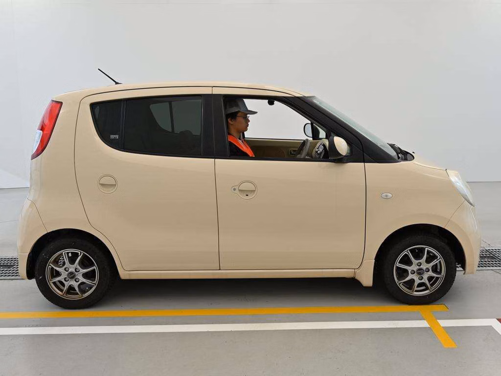 NISSAN MOCO