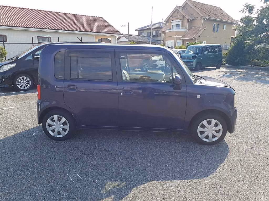 DAIHATSU MOVE CONTE