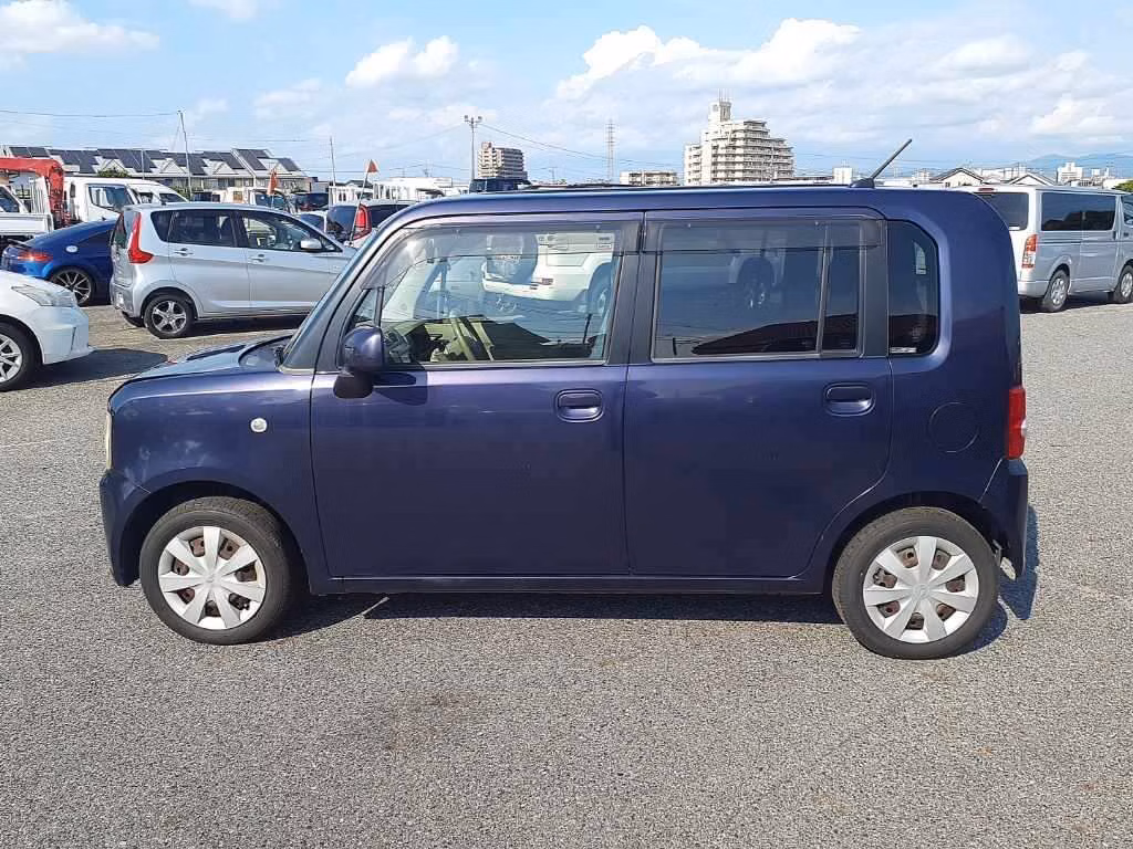 DAIHATSU MOVE CONTE