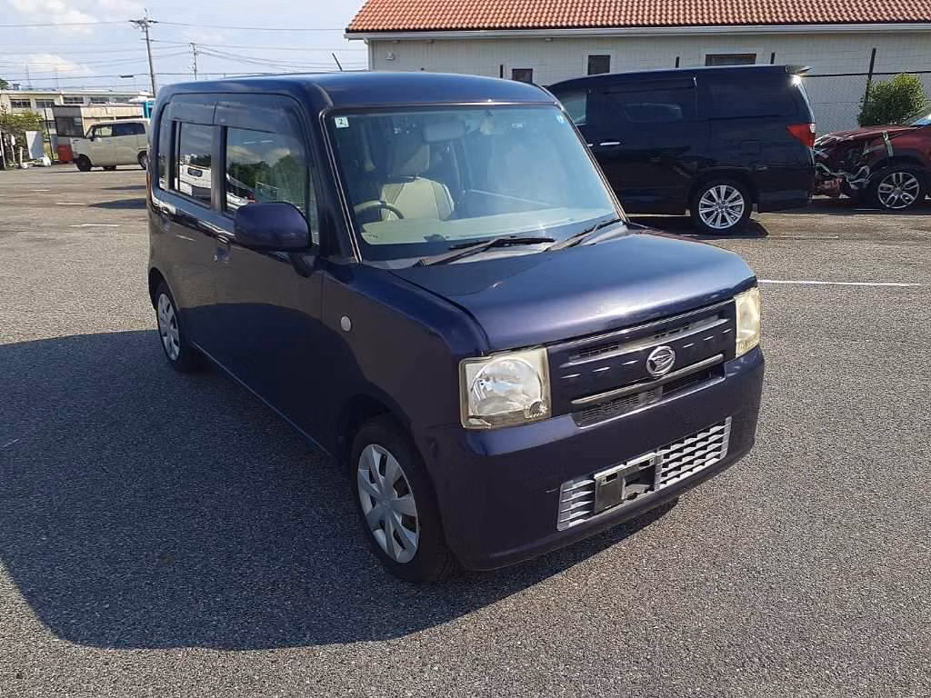 DAIHATSU MOVE CONTE