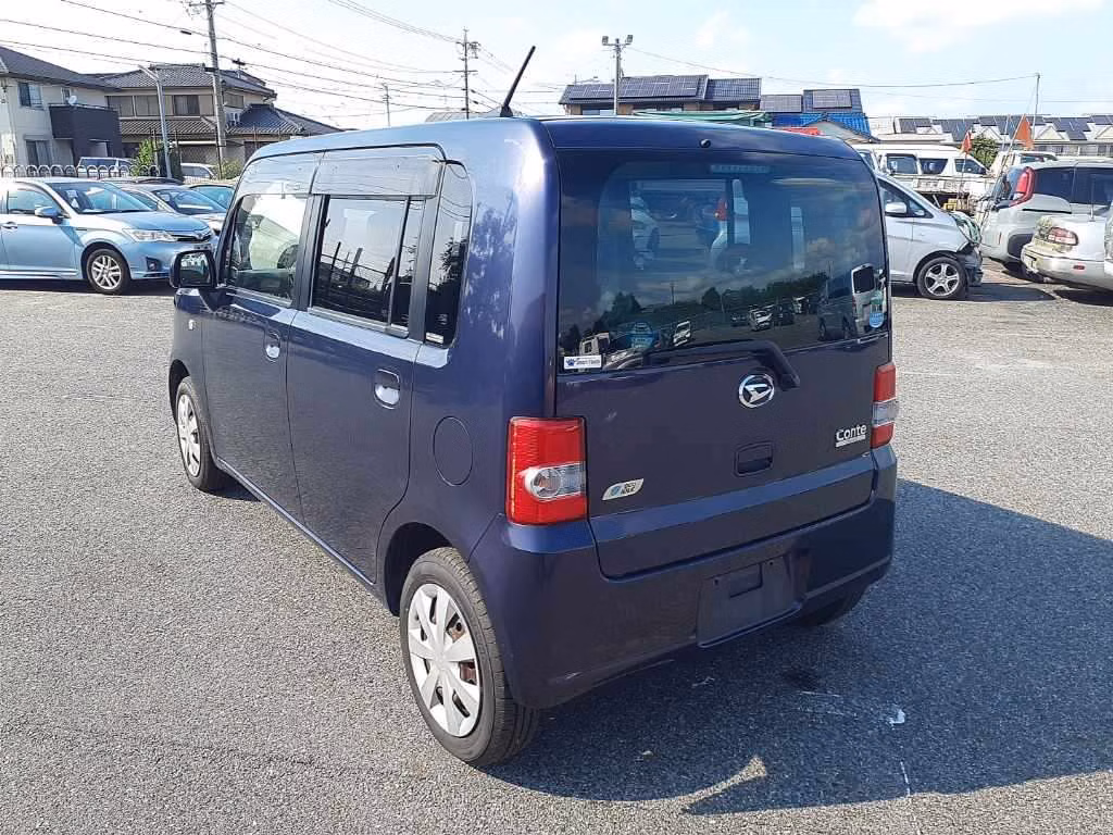 DAIHATSU MOVE CONTE
