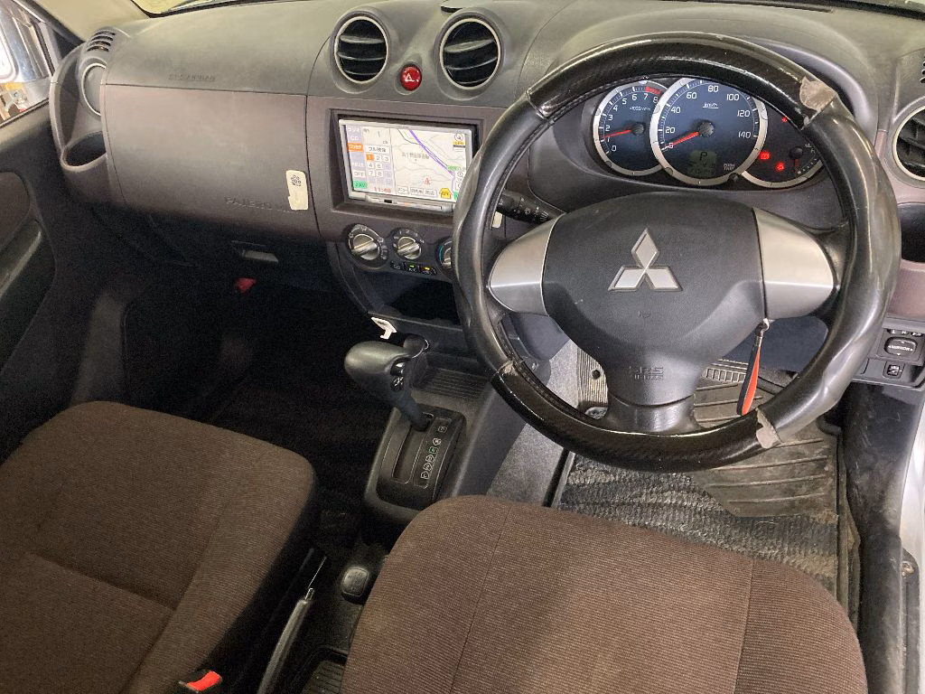 MITSUBISHI PAJERO MINI