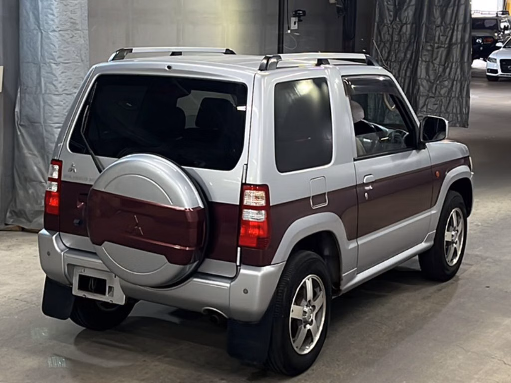 MITSUBISHI PAJERO MINI