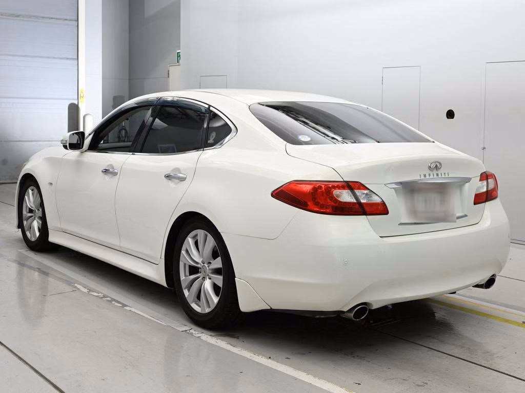 NISSAN FUGA