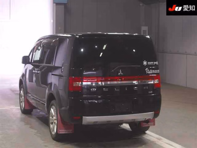 MITSUBISHI DELICA D:5