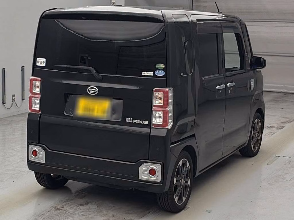 DAIHATSU WAKE