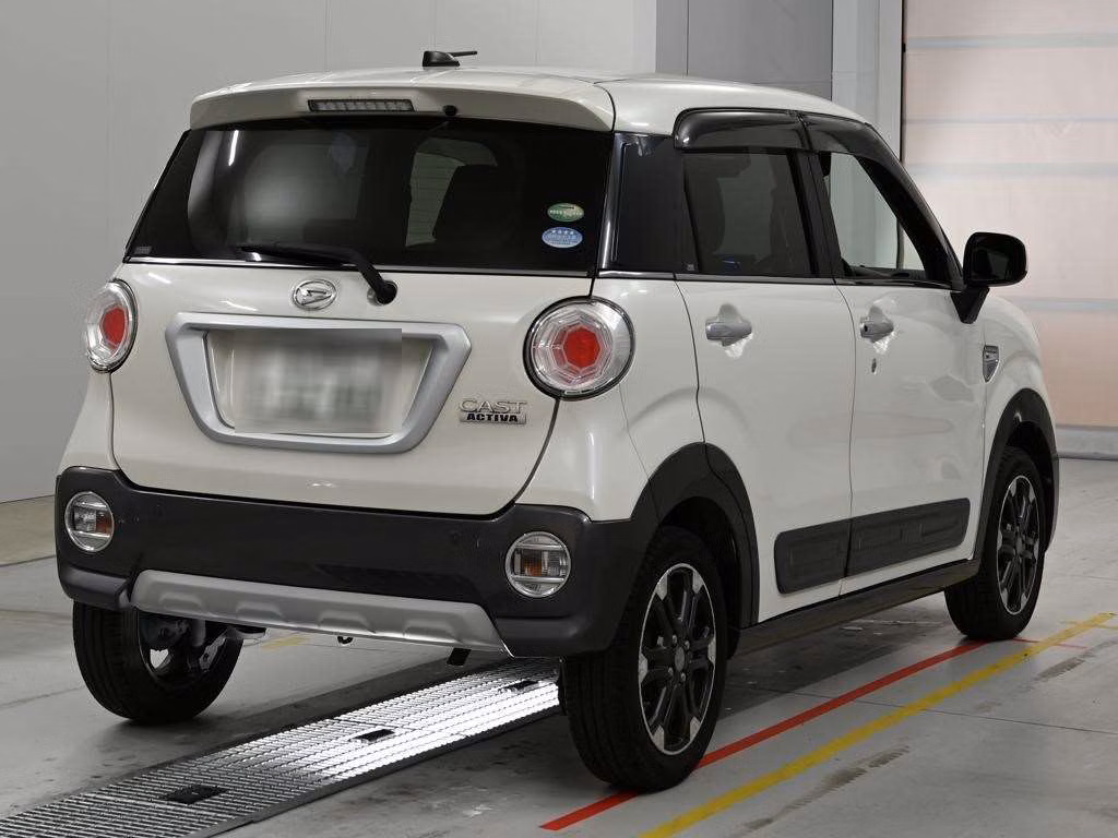 DAIHATSU CAST