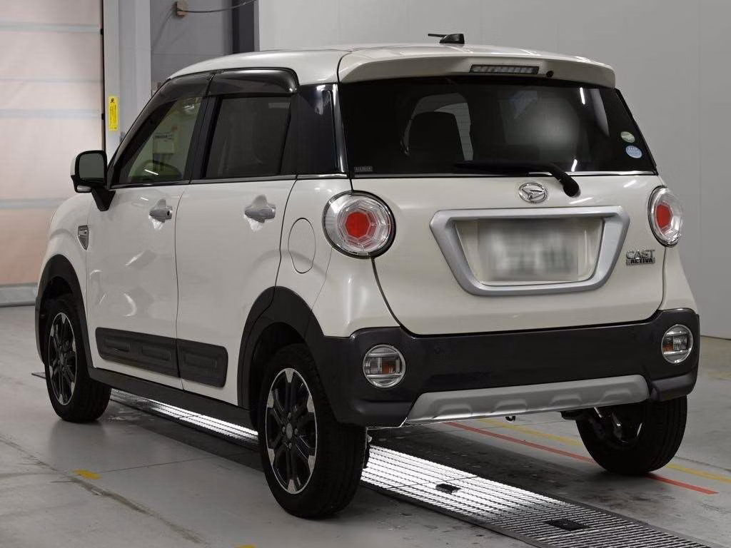 DAIHATSU CAST
