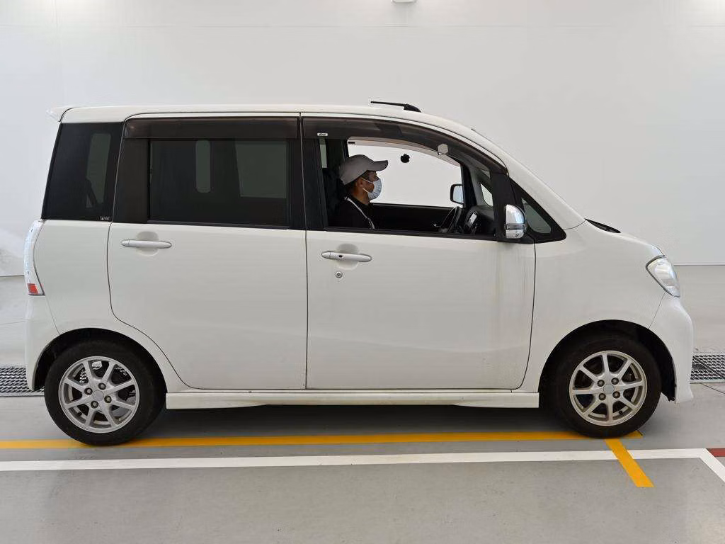 DAIHATSU TANTO EXE