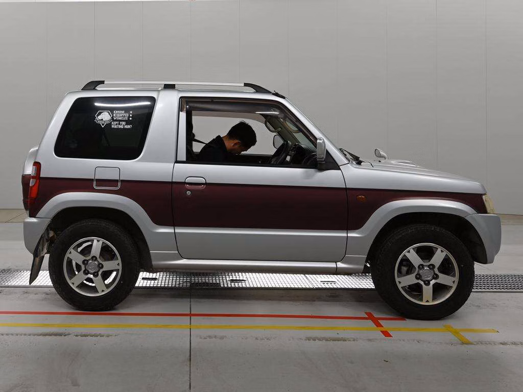 MITSUBISHI PAJERO MINI