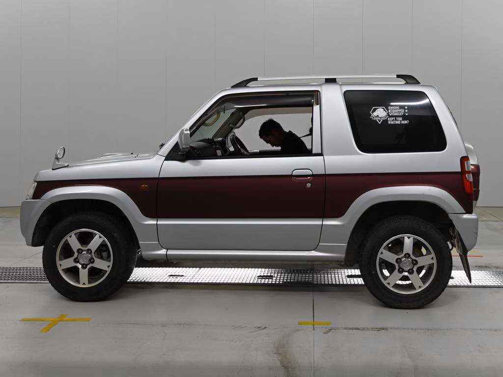 MITSUBISHI PAJERO MINI