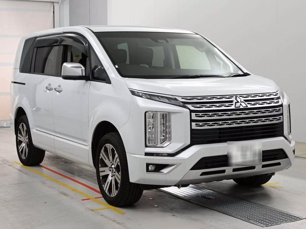 MITSUBISHI DELICA D:5