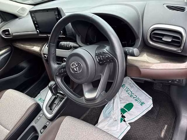 TOYOTA YARIS CROSS