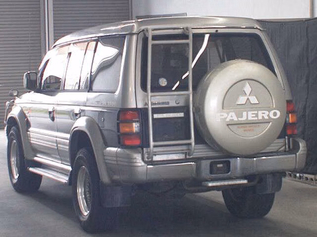MITSUBISHI PAJERO
