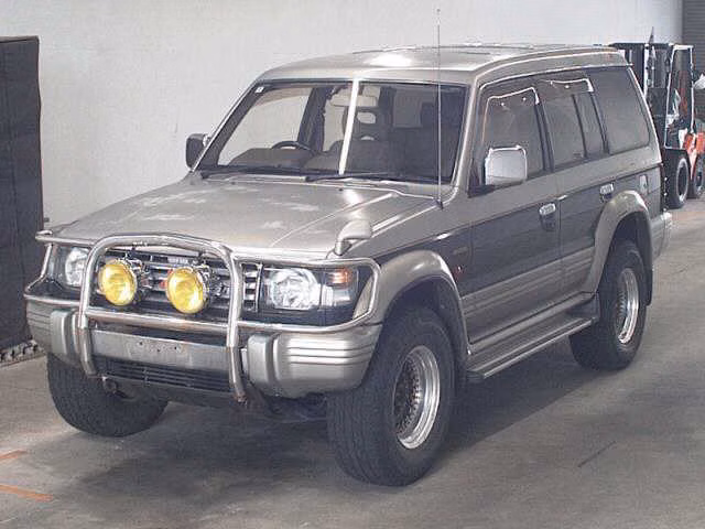 MITSUBISHI PAJERO