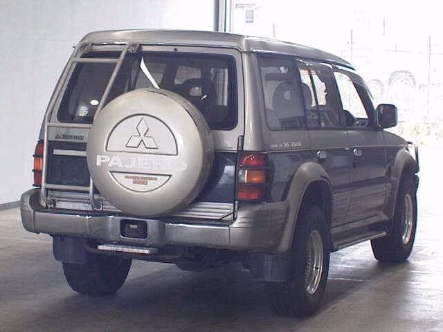MITSUBISHI PAJERO