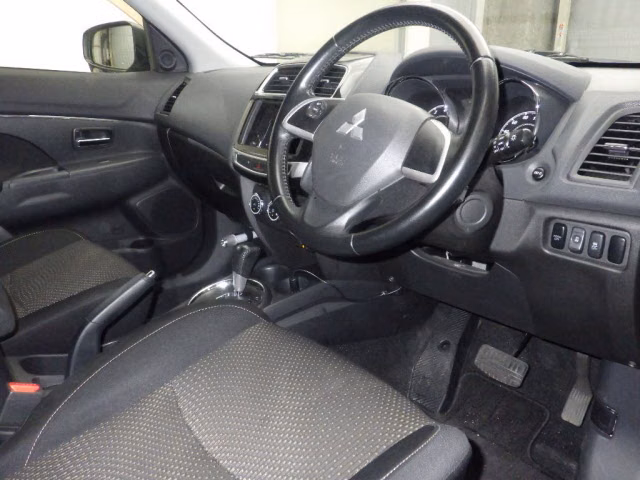 MITSUBISHI RVR