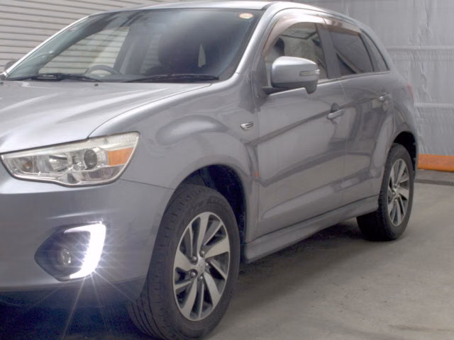 MITSUBISHI RVR