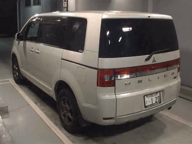 MITSUBISHI DELICA D:5