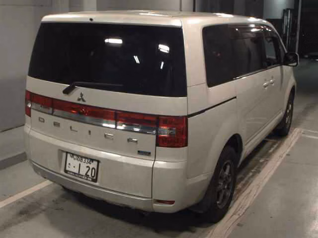 MITSUBISHI DELICA D:5