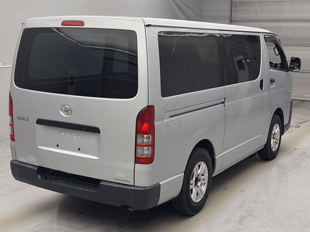 TOYOTA REGIUS ACE