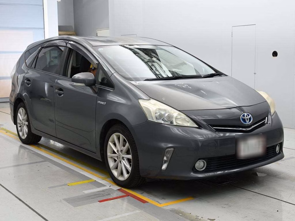 TOYOTA PRIUS ALPHA