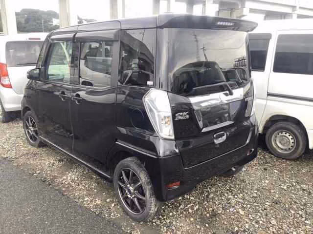 MITSUBISHI EK SPACE