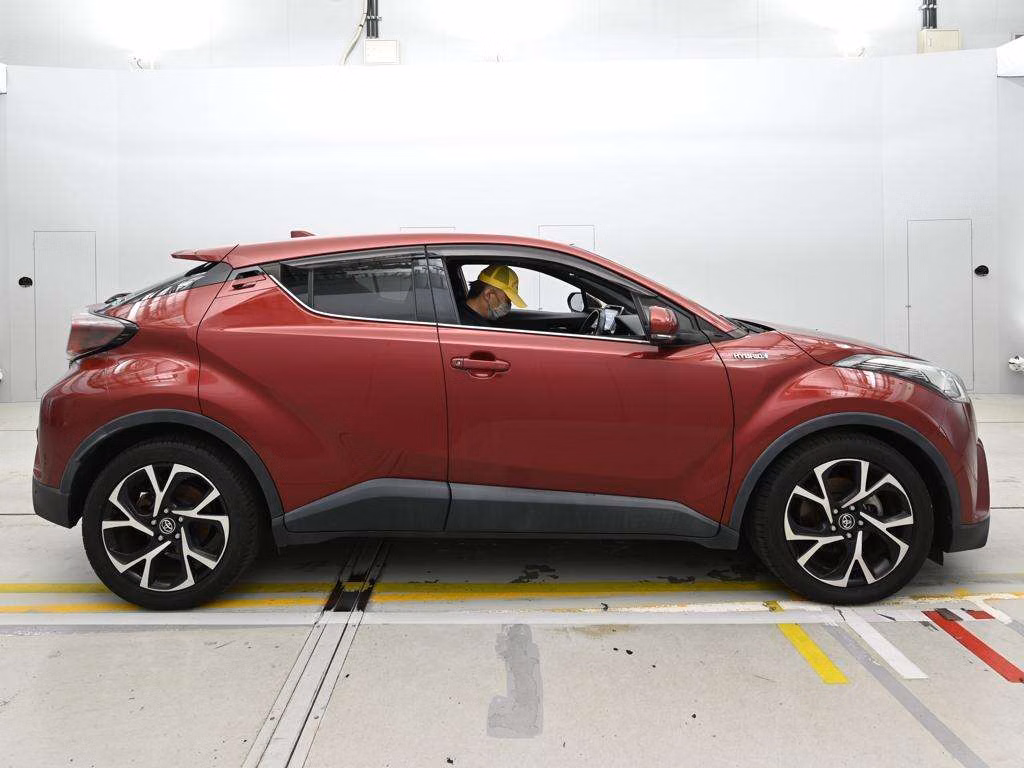TOYOTA C-HR