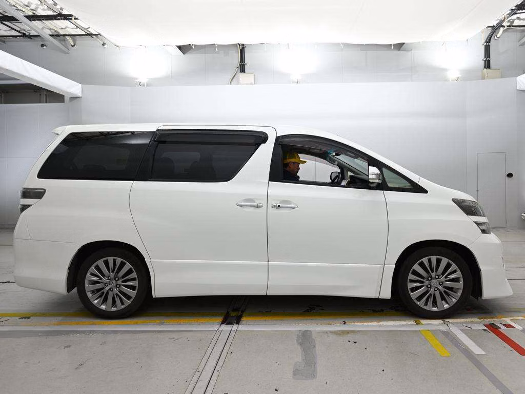 TOYOTA VELLFIRE