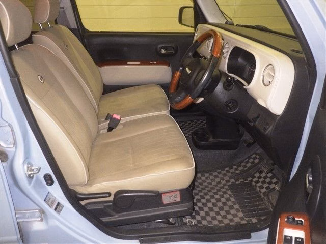 DAIHATSU MIRA COCOA