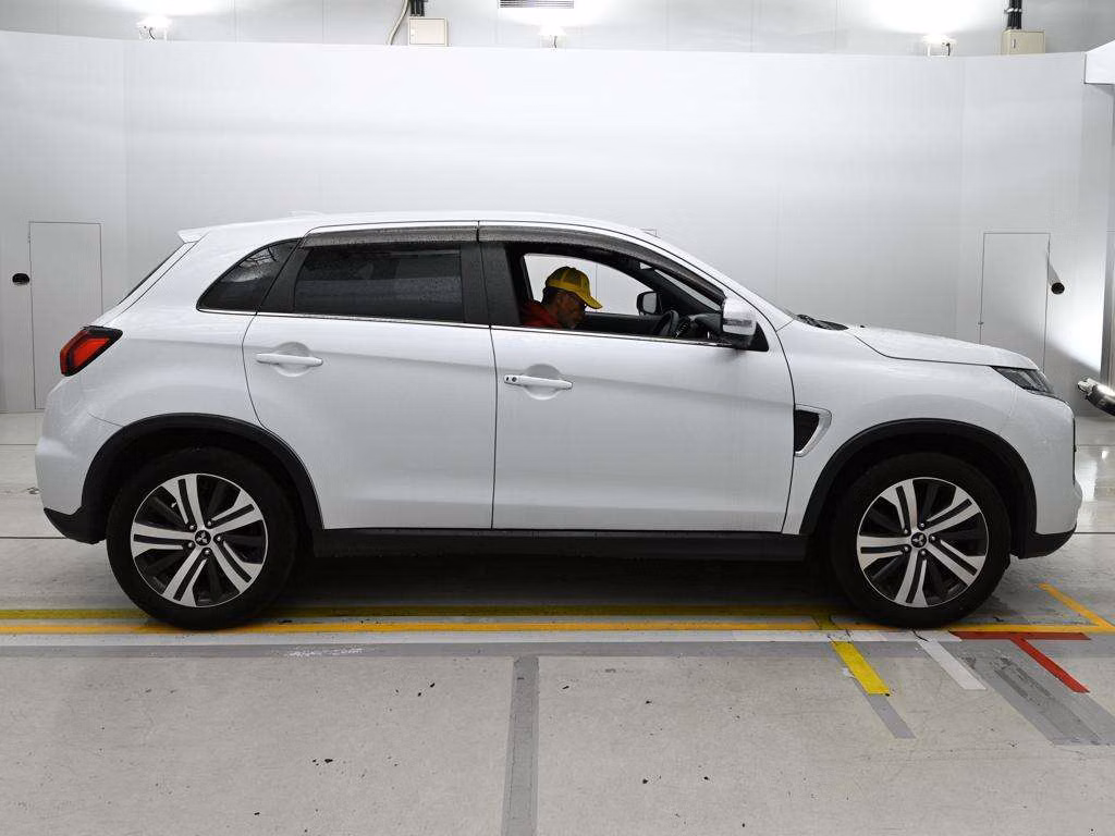 MITSUBISHI RVR