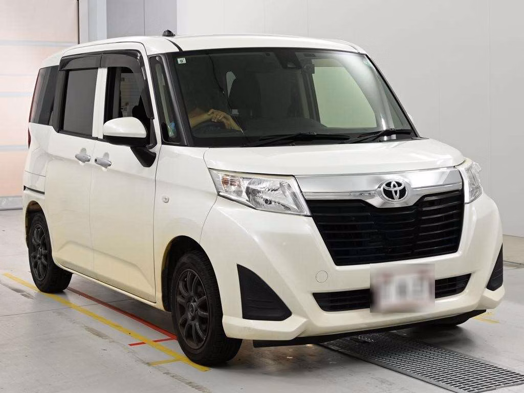 TOYOTA ROOMY