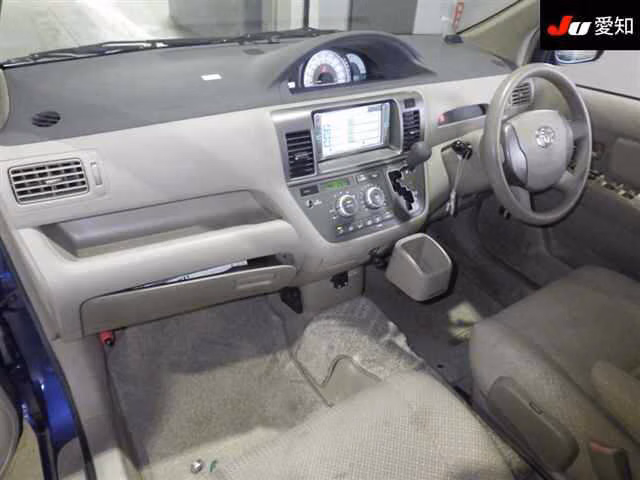 TOYOTA RAUM