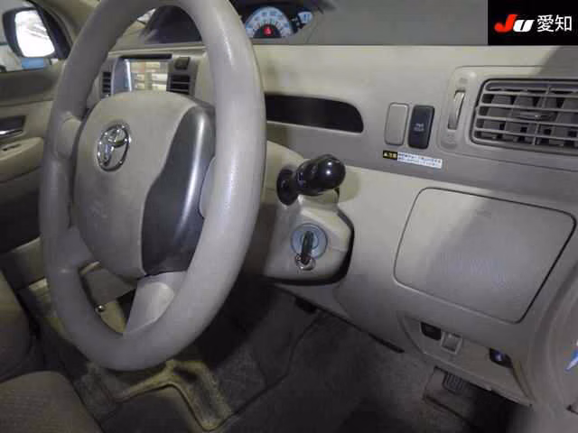 TOYOTA RAUM