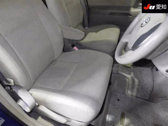 TOYOTA RAUM
