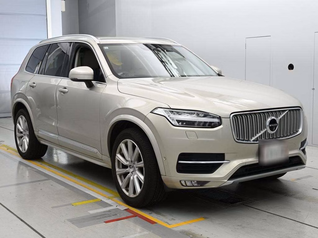 VOLVO XC90