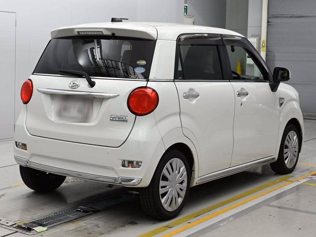 DAIHATSU CAST